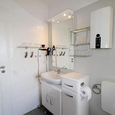 Apartment Hochkamp 3b, App 8 *